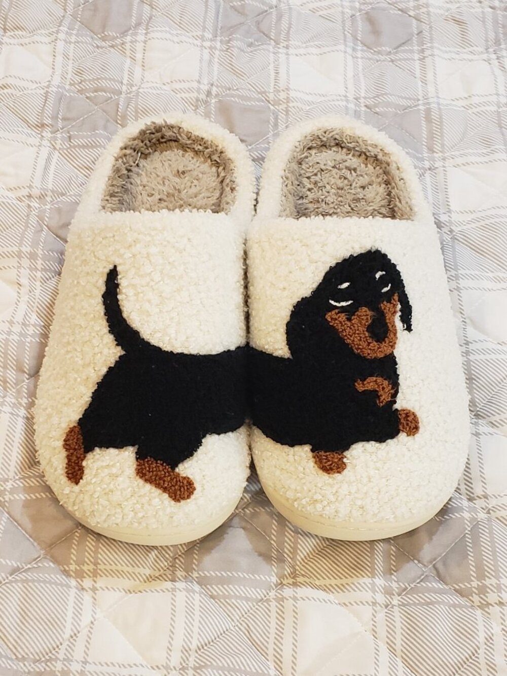Women's Dachshund plush sherpa house slippers size 9 to 10